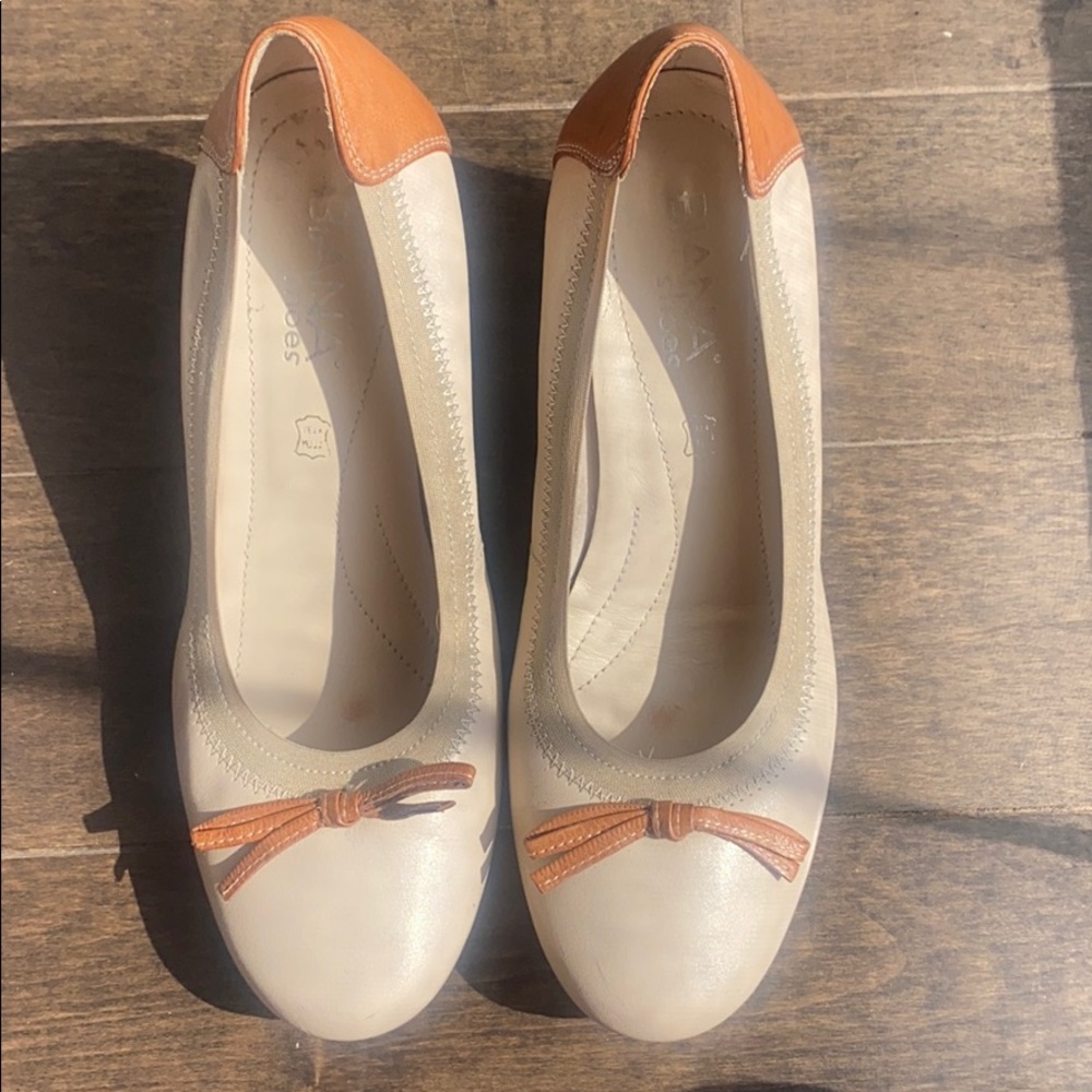 Leather medium heel shoes size: US 7/EU 37